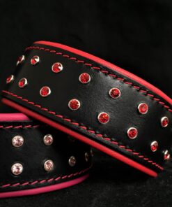 ''Diamond'' collar